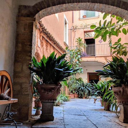 بيت شباب Casa Di Chiara كروتوني المظهر الخارجي الصورة