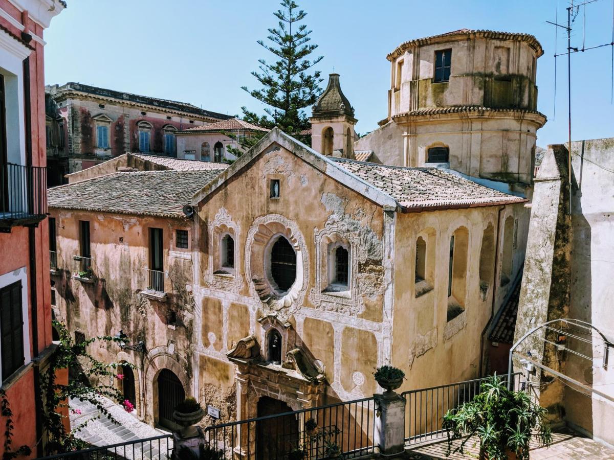 بيت شباب Casa Di Chiara كروتوني المظهر الخارجي الصورة