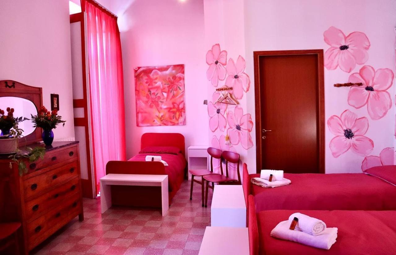 بيت شباب Casa Di Chiara كروتوني المظهر الخارجي الصورة