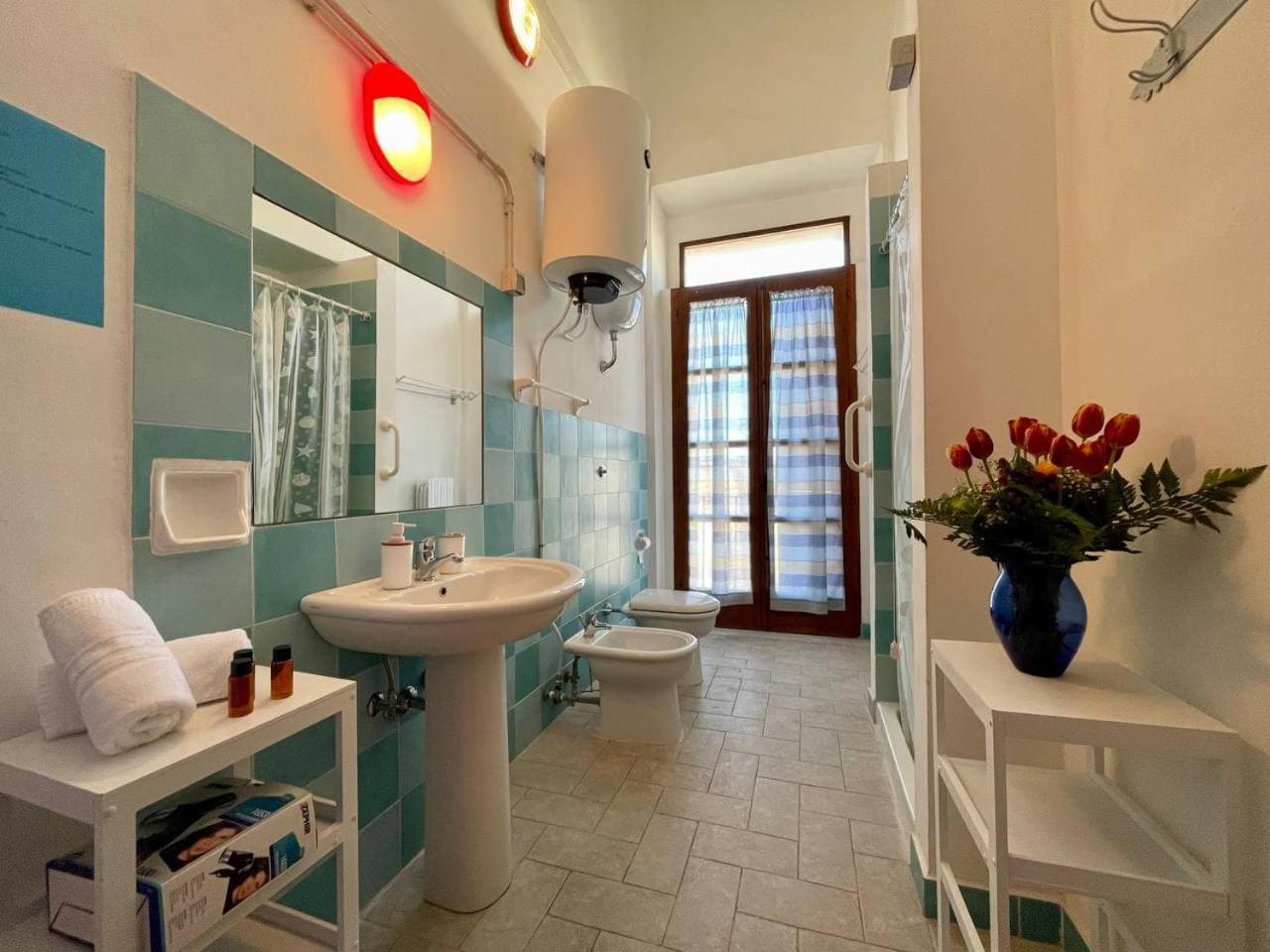 بيت شباب Casa Di Chiara كروتوني المظهر الخارجي الصورة
