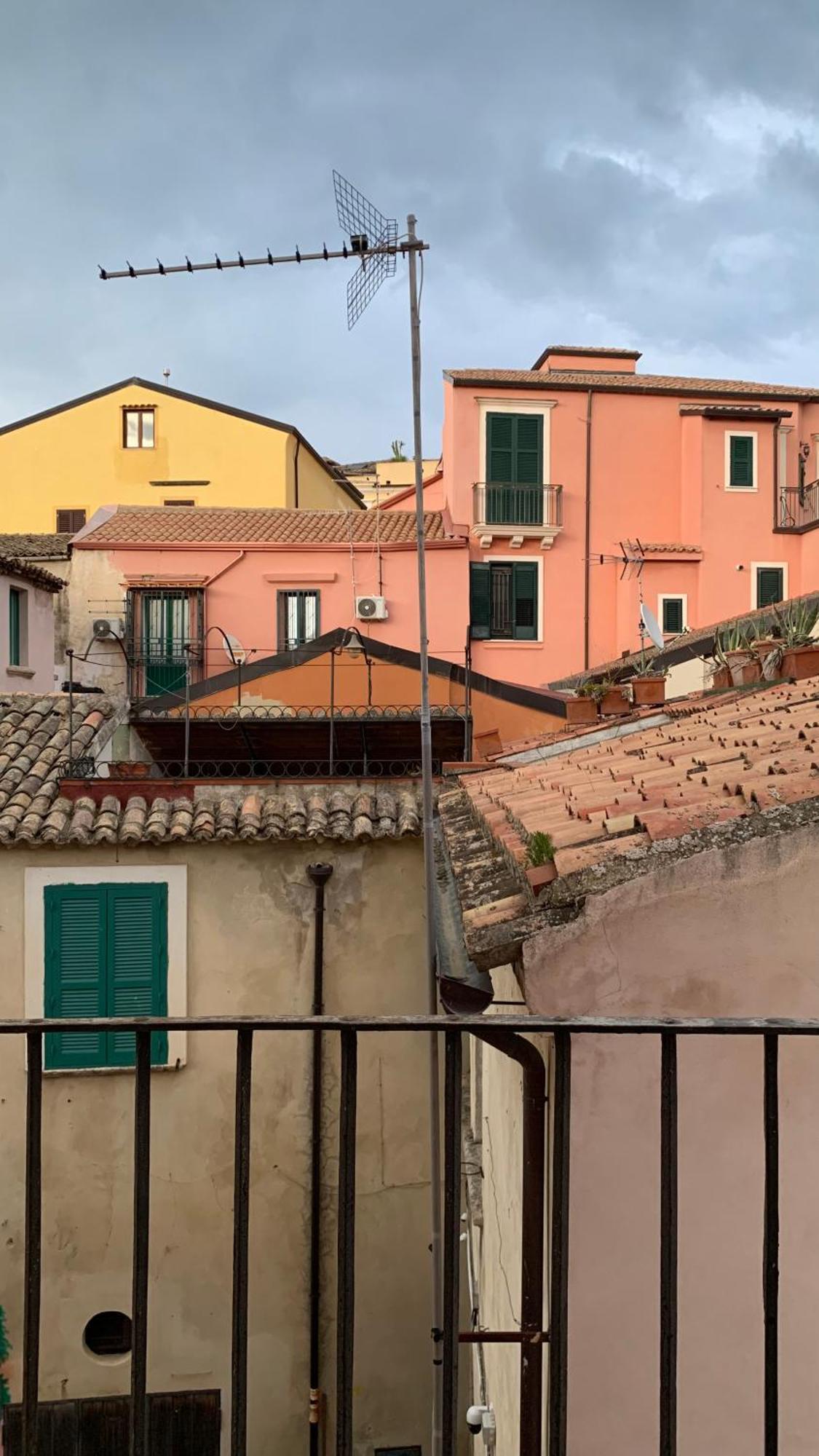 بيت شباب Casa Di Chiara كروتوني المظهر الخارجي الصورة