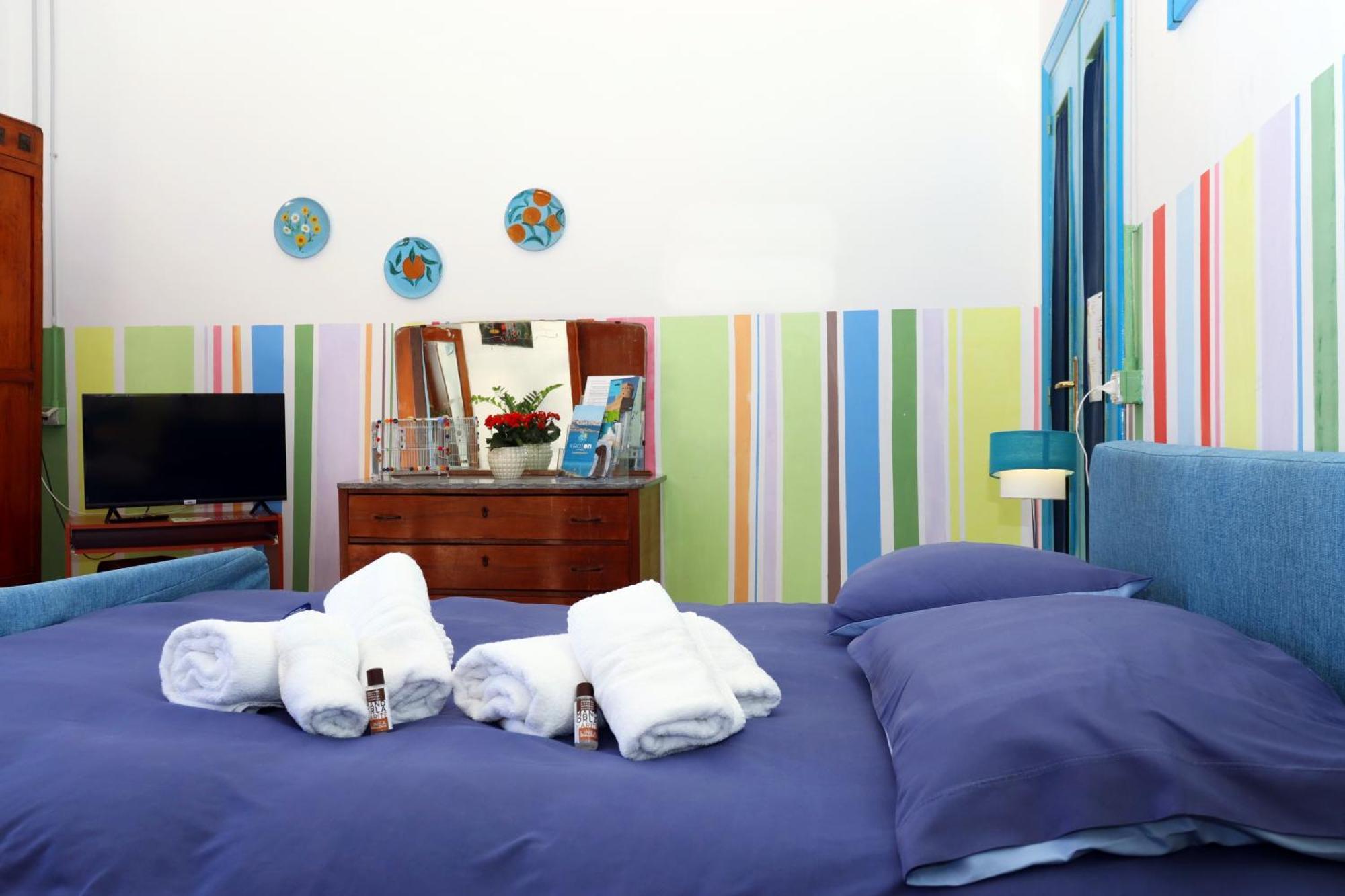 بيت شباب Casa Di Chiara كروتوني المظهر الخارجي الصورة